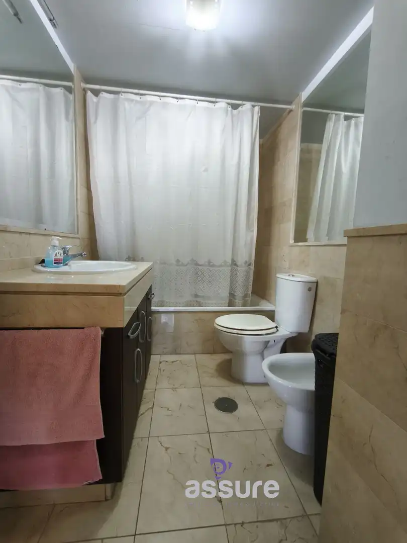 Baño de Casa adosada en venta en Huelva con Aire acondicionado, Calefacción y Jardín privado