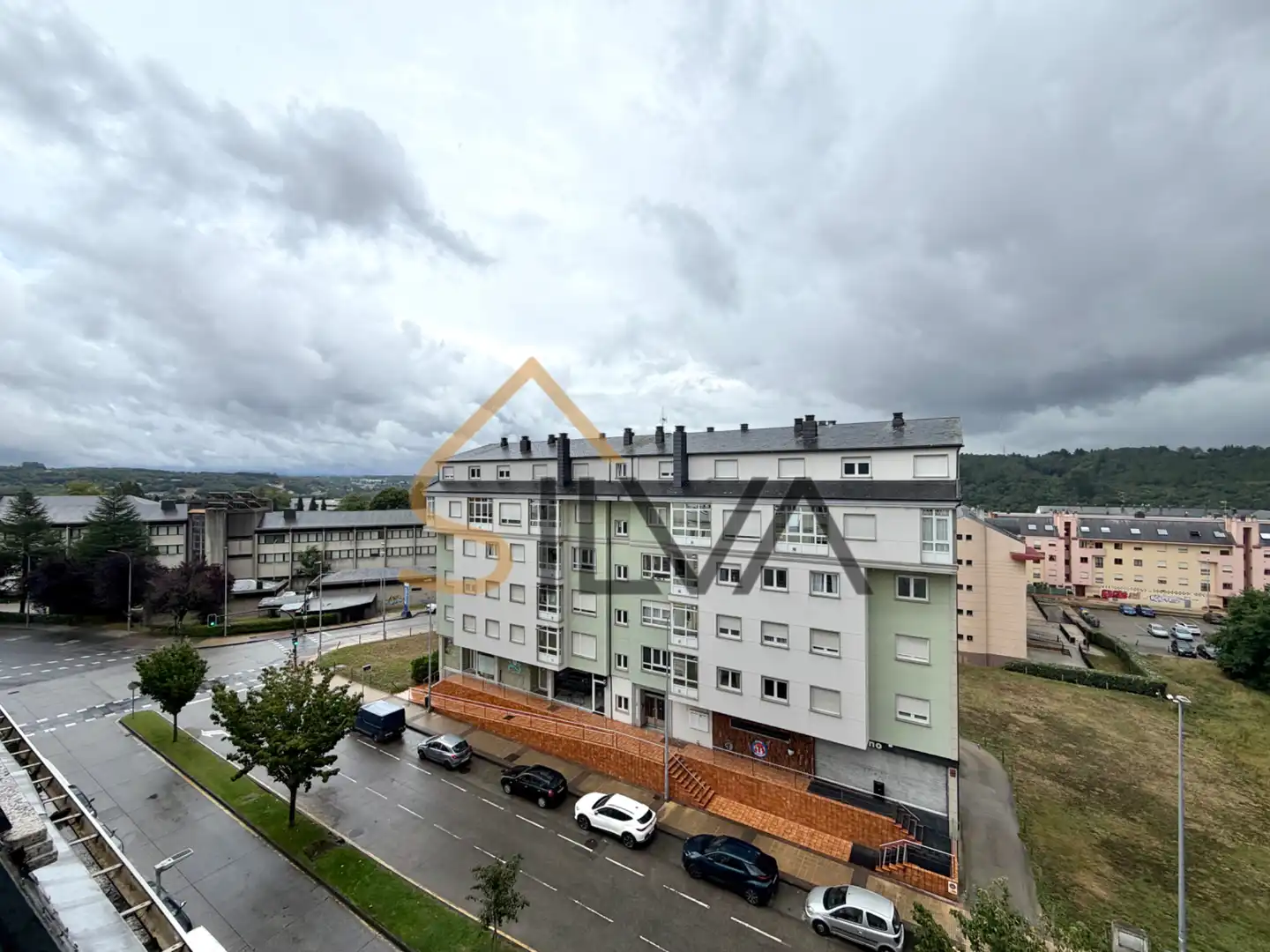 Vista exterior de Pis en venda en Lugo amb Calefacció, Parquet i Moblat