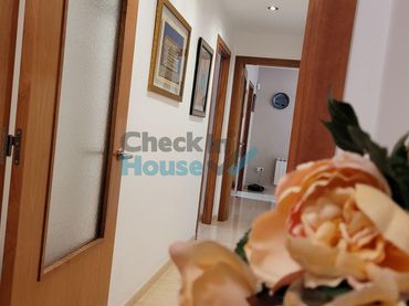 Apartment with lift to rent in Carrer de l'Algavira