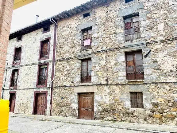 Semi-detached house for sale in C/ Ramón y Cajal