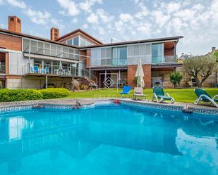 Piscina de Casa o xalet en venda en Girona Capital amb Aire condicionat, Calefacció i Jardí privat