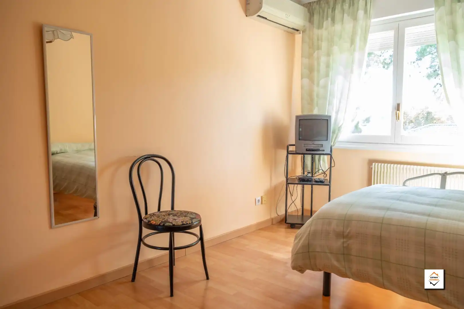 Bedroom of Houses for sale in Zaragoza  with Air Conditioner, Heating and Private garden