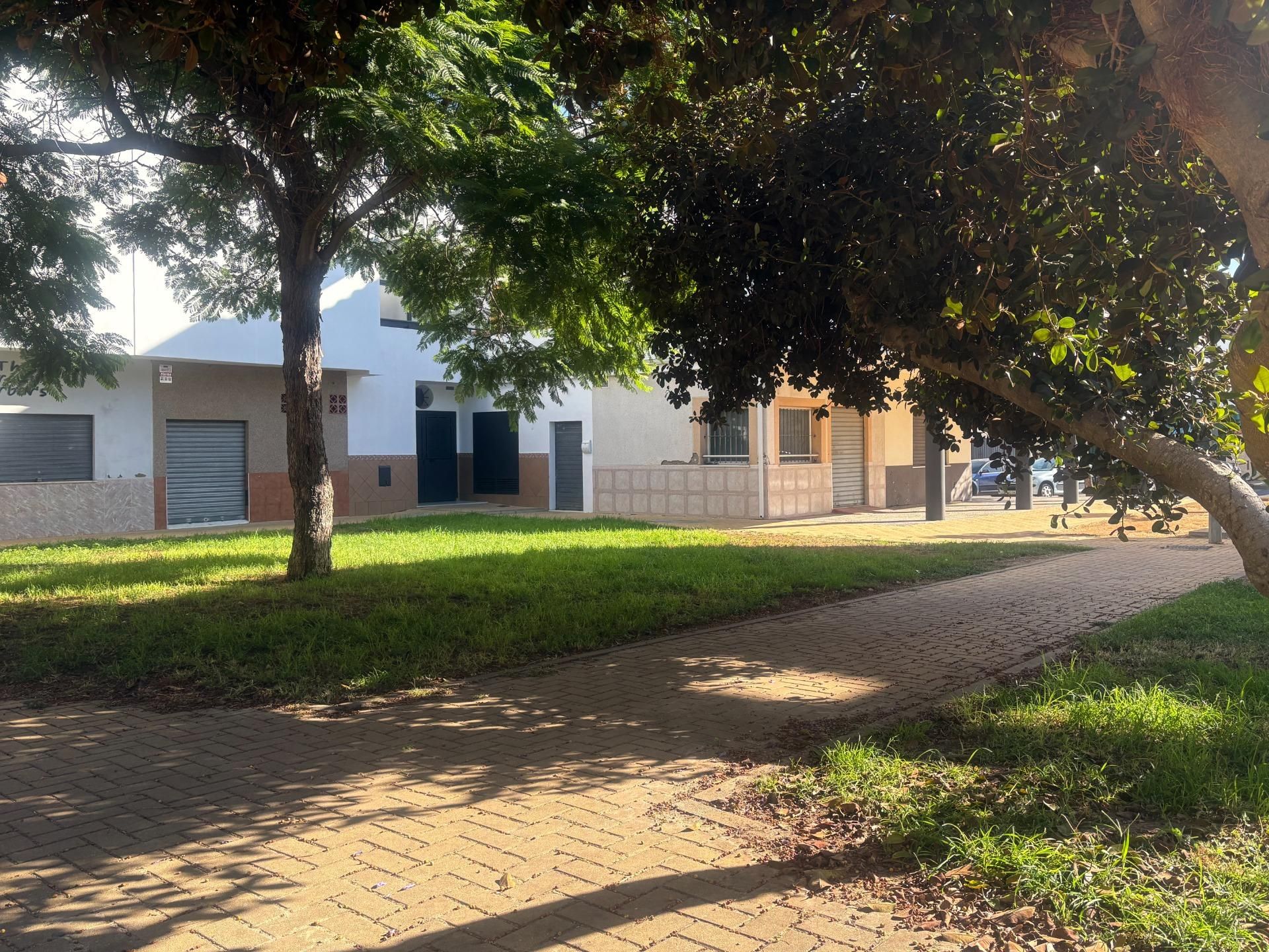Exterior view of Single-family semi-detached for sale in Jerez de la Frontera  with Private garden, Terrace and Balcony