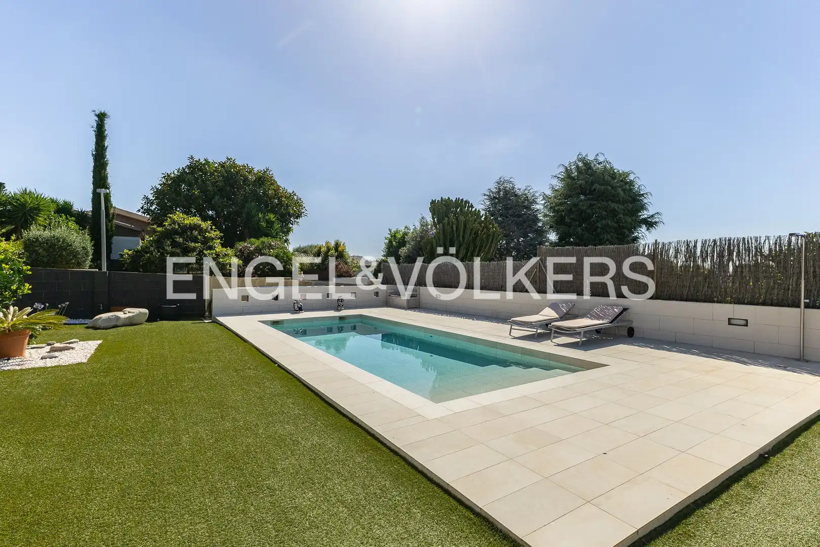 Swimming pool of Houses for rent in Cabrera de Mar  with Air Conditioner, Heating and Parquet flooring