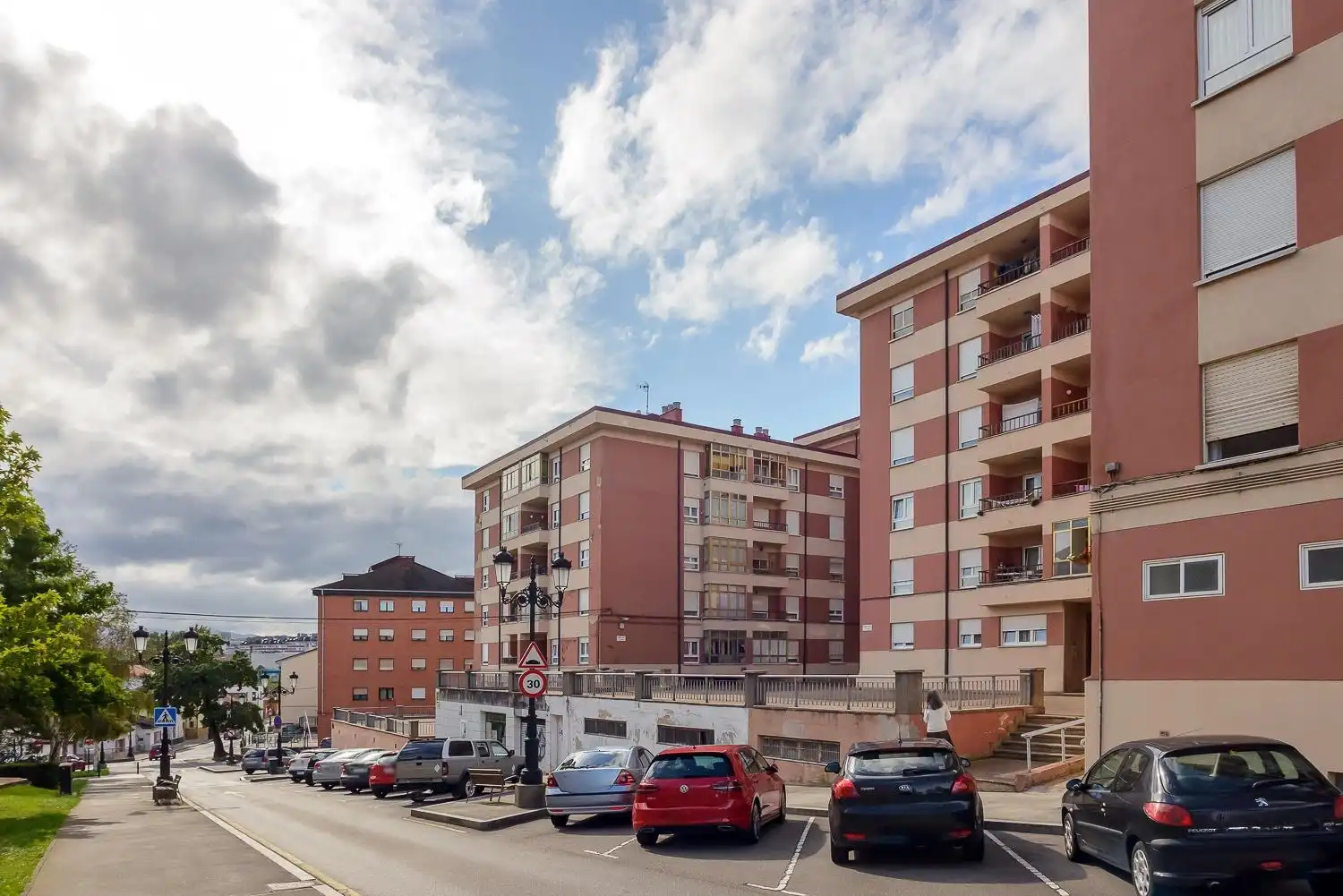 Vista exterior de Pis en venda en Oviedo  amb Calefacció, Terrassa i Traster