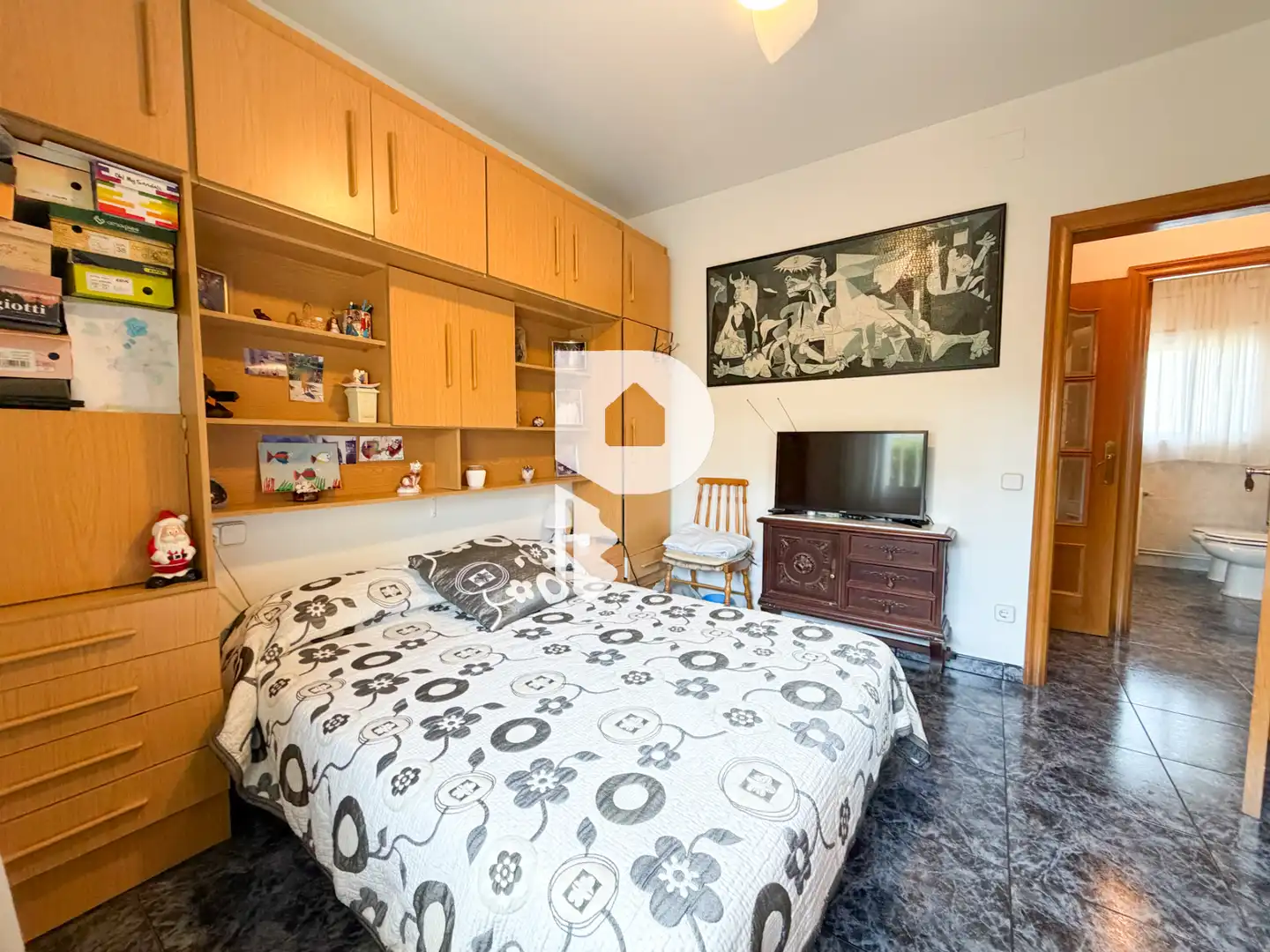 Schlafzimmer von Haus oder Chalet zum Verkauf in Sant Vicenç Dels Horts mit Klimaanlage, Heizung und Privatgarten