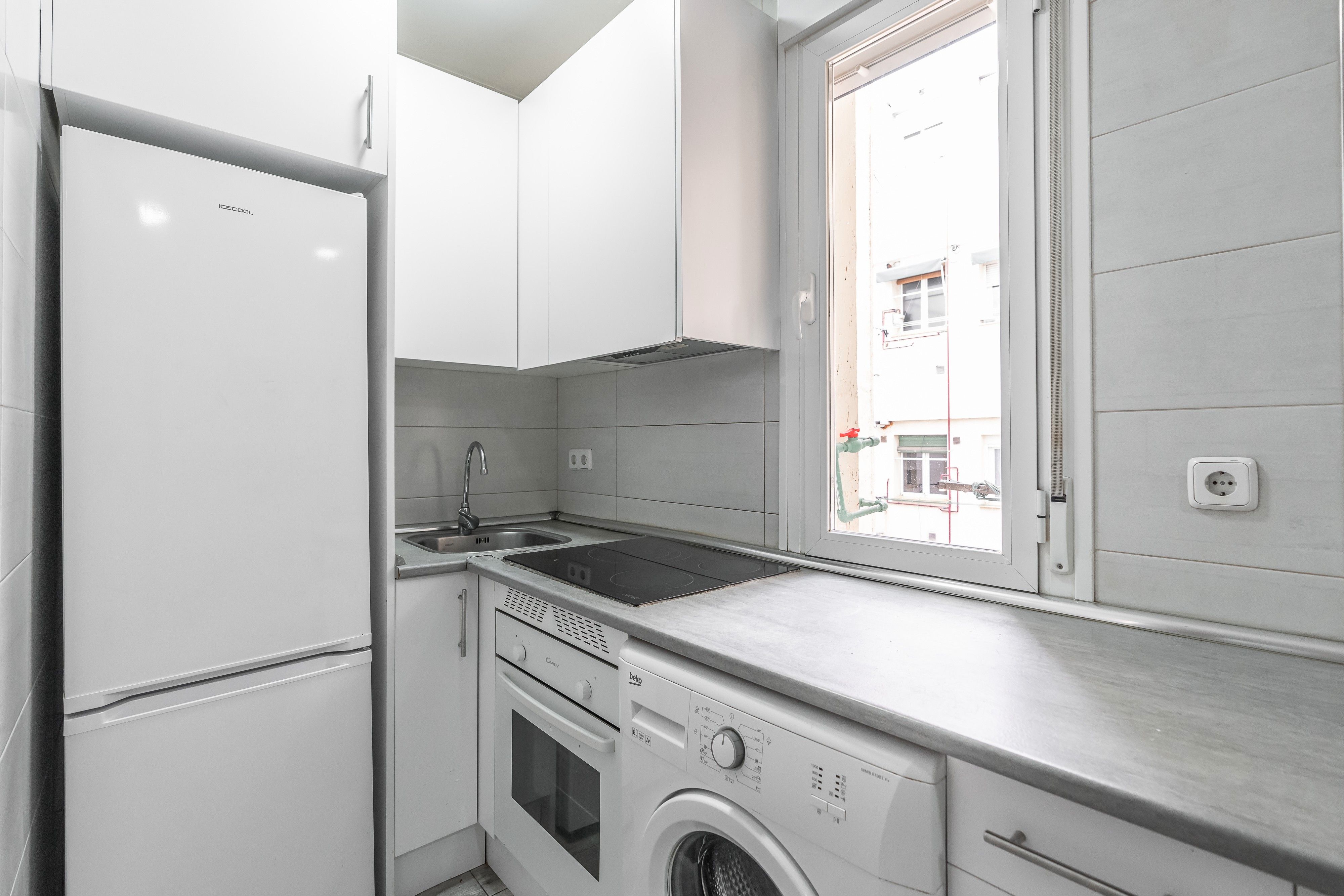 Kitchen of Flat for sale in  Madrid Capital  with Air Conditioner and Heating