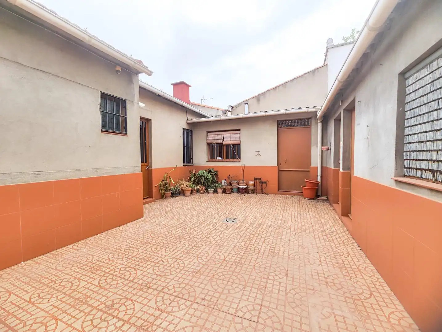 Vista exterior de Casa o xalet en venda en Puertollano amb Calefacció, Traster i Moblat