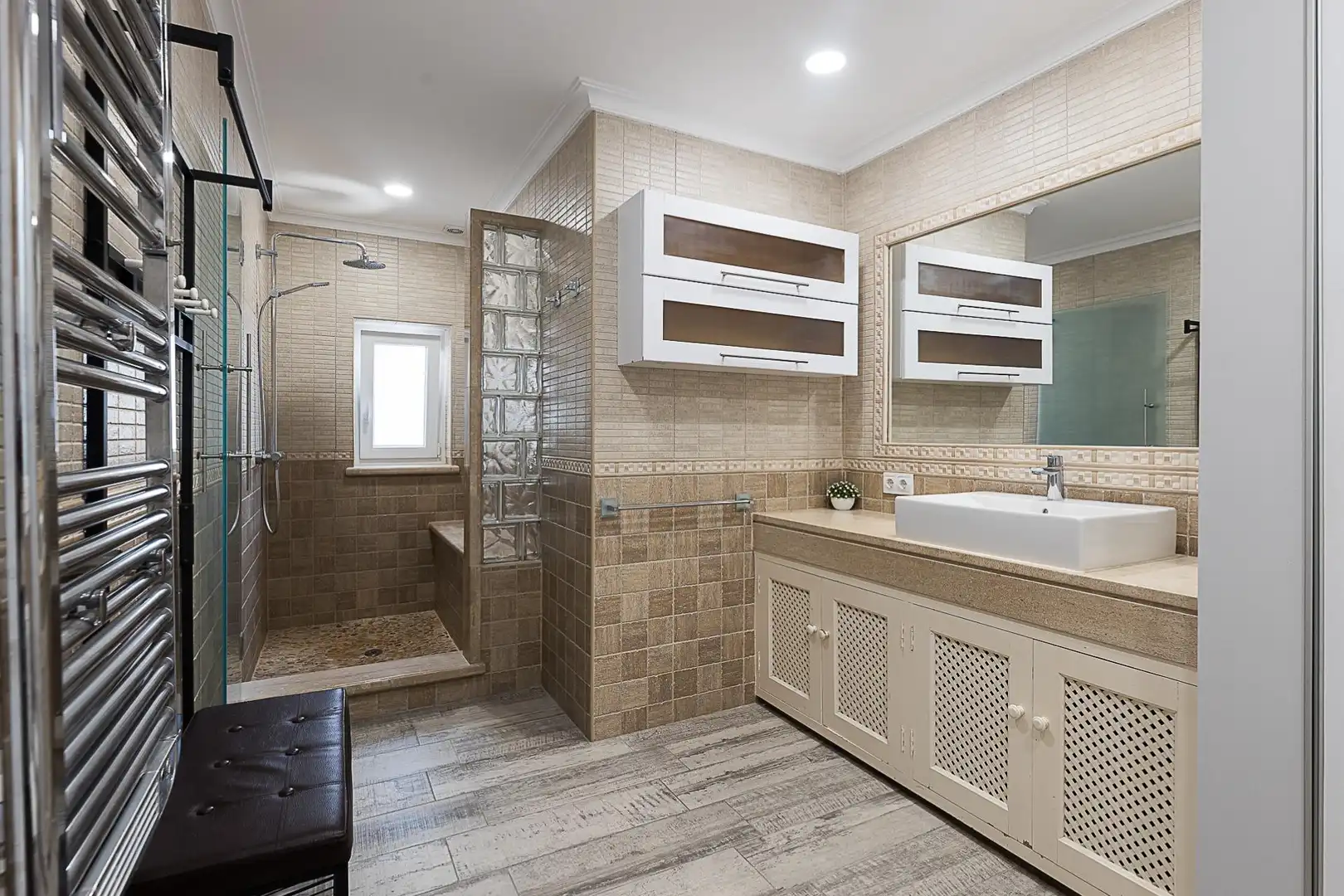 Baño de Finca rústica de alquiler en Marratxí con Aire acondicionado, Calefacción y Jardín privado