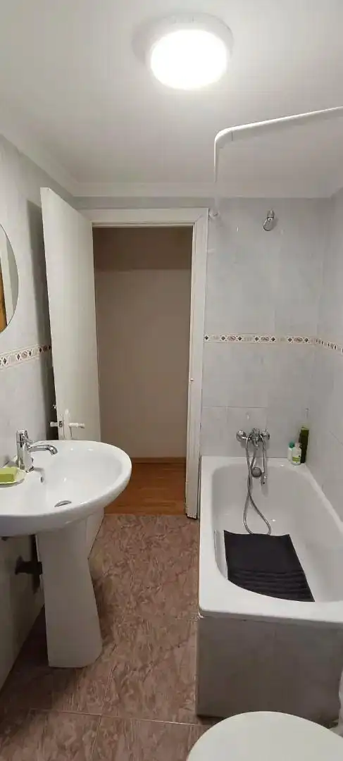 Bathroom of Flat for rent in Milán - Pumarín - Teatinos