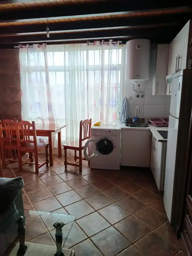 Cuina de Apartament de lloguer en Boqueixón amb Aire condicionat, Moblat i Forn
