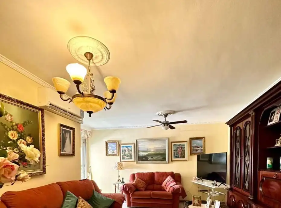 Sala de estar de Piso en venta en Torremolinos con Aire acondicionado, Terraza y Piscina comunitaria