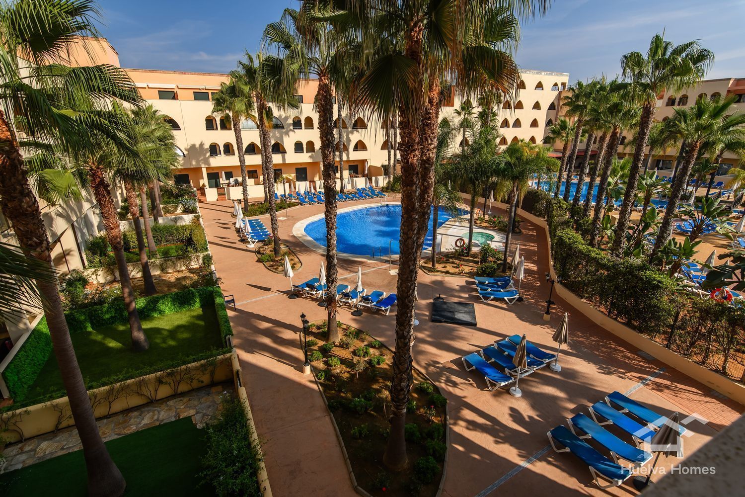 Swimming pool of Flat for sale in Ayamonte  with Air Conditioner, Heating and Private garden