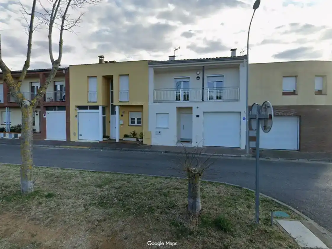Vista exterior de Casa adosada en venda en Cassà de la Selva amb Aire condicionat i Terrassa