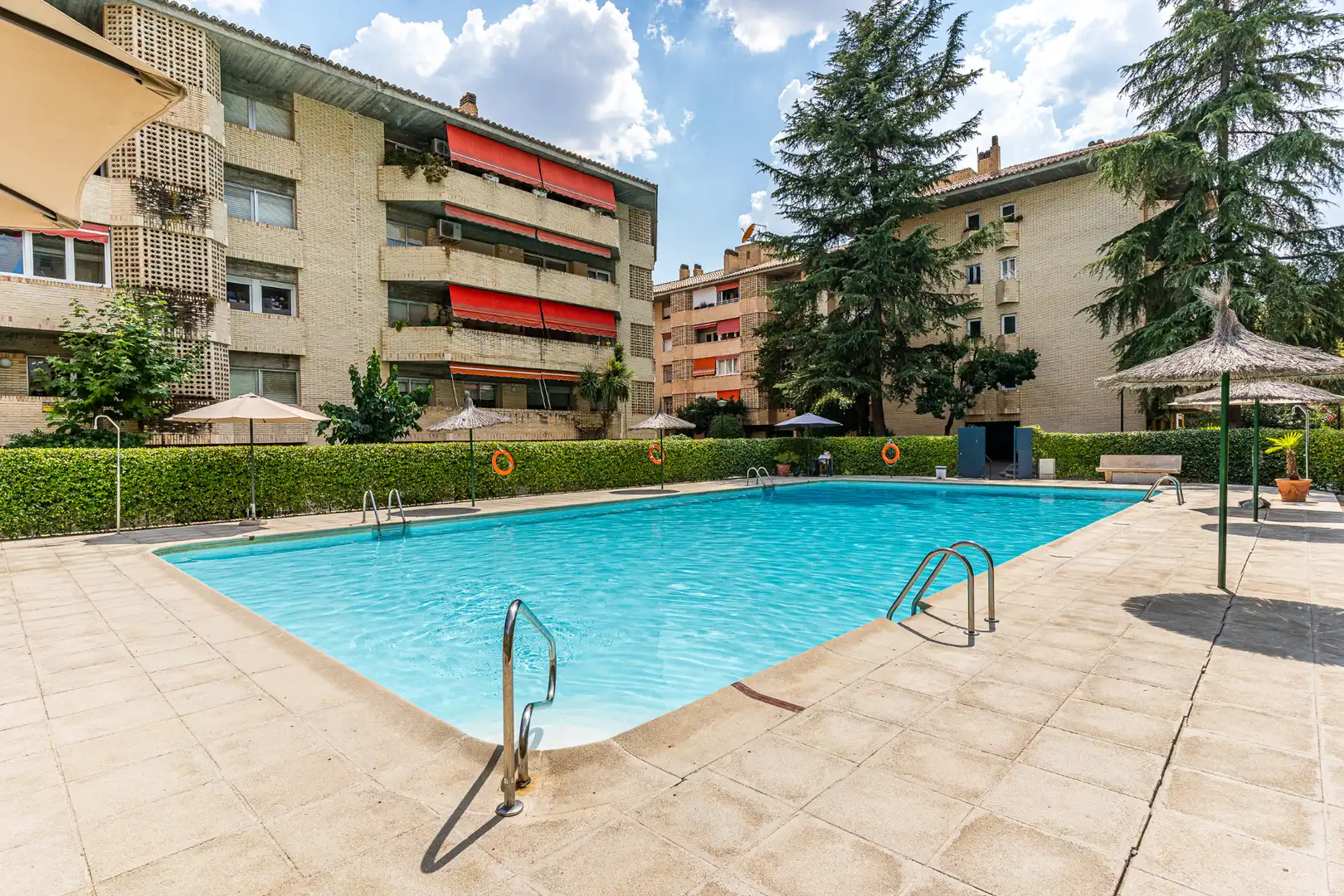 Piscina de Pis en venda en Majadahonda amb Calefacció i Piscina comunitària