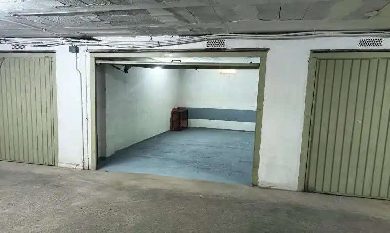 Garaje en venta en Roses