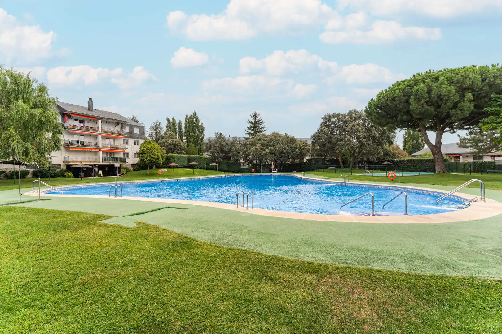Piscina de Pis en venda en Alpedrete amb Aire condicionat, Calefacció i Terrassa