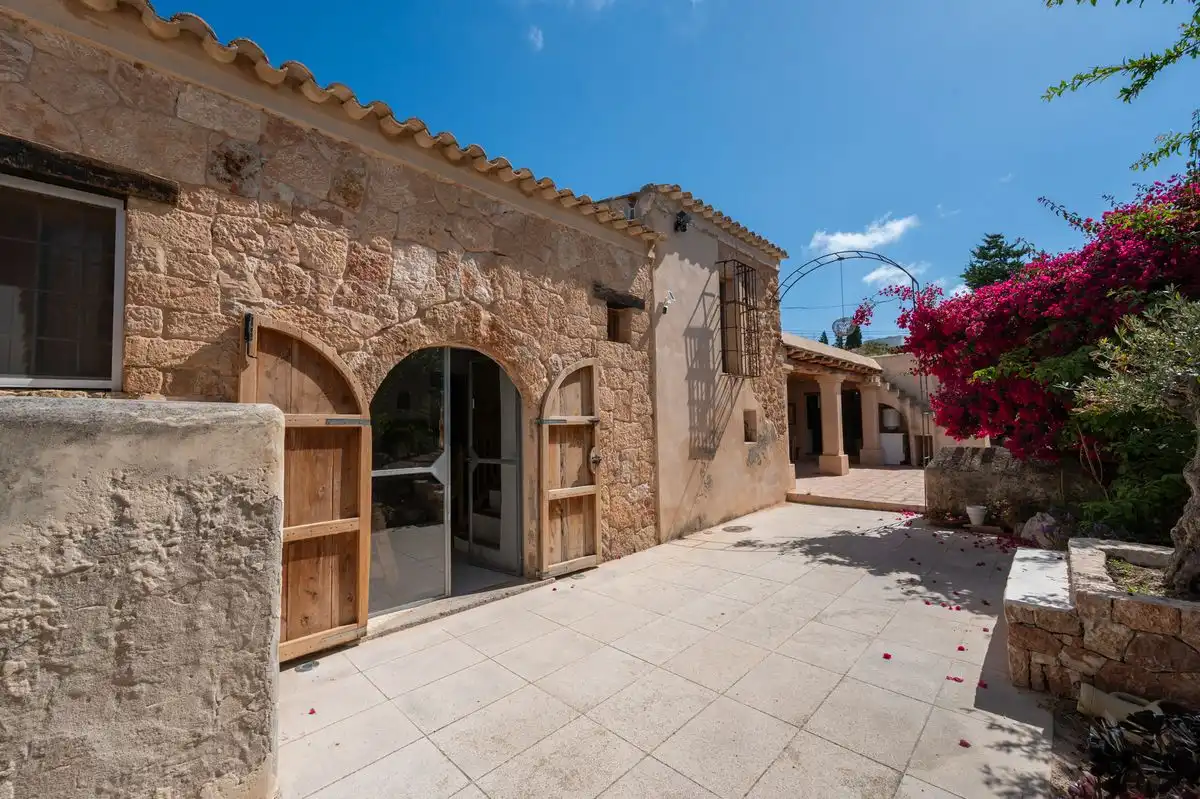 Vista exterior de Casa o chalet de alquiler en Sant Josep de sa Talaia con Aire acondicionado, Calefacción y Jardín privado