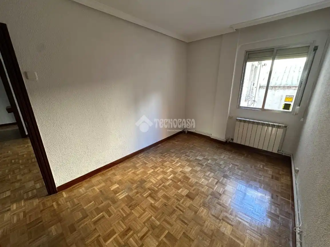 Bedroom of Flat for sale in Madrid  with Heating, Parquet flooring and Terrace