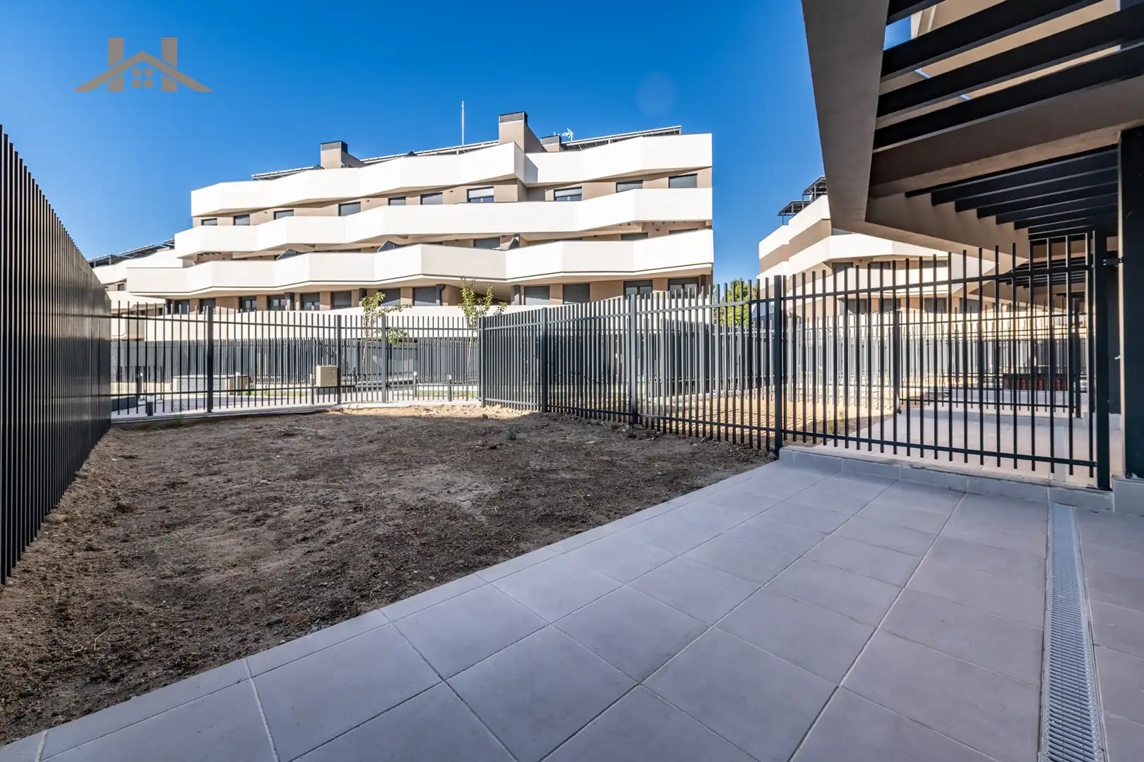 Flat with pool for sale in Avenida del Puente Cultural, imagen 2