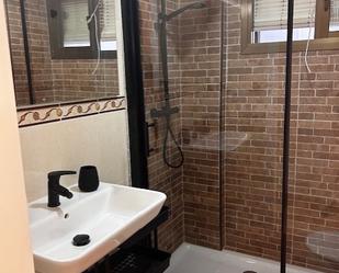 Bathroom of Flat to rent in  Córdoba Capital  with Air Conditioner, Heating and Parquet flooring