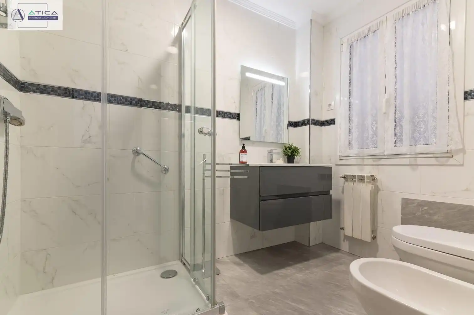 Baño de Piso de alquiler en Santander con Calefacción y Amueblado