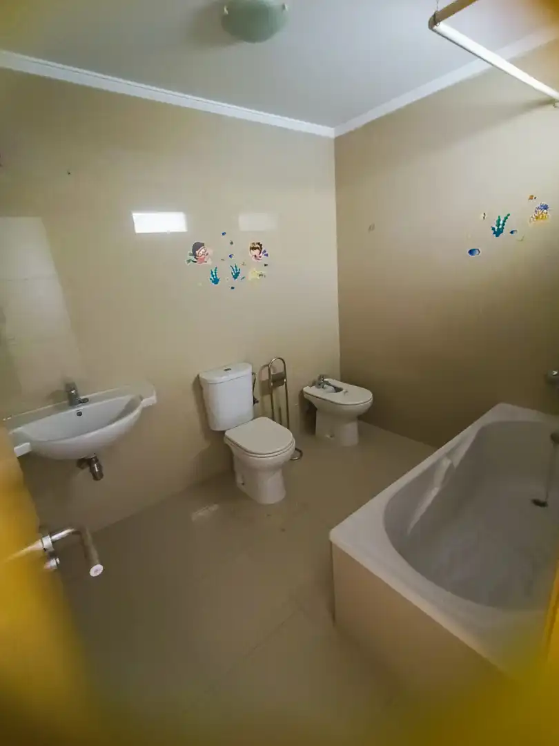 Baño de Apartamento de alquiler en Oliva con Trastero, Horno y Lavadora