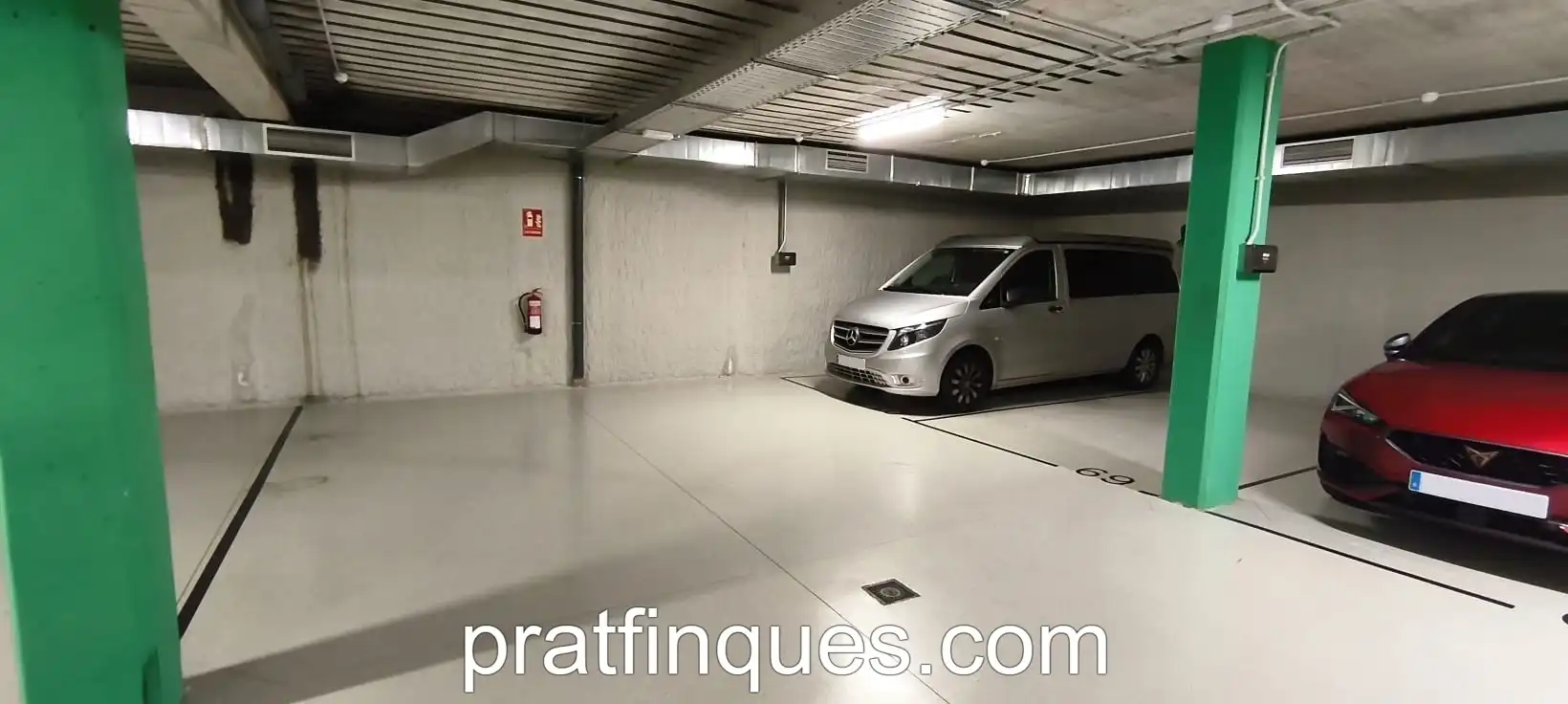 Parkplatz von Wohnung zum Verkauf in L'Hospitalet de Llobregat mit Klimaanlage, Heizung und Parkett