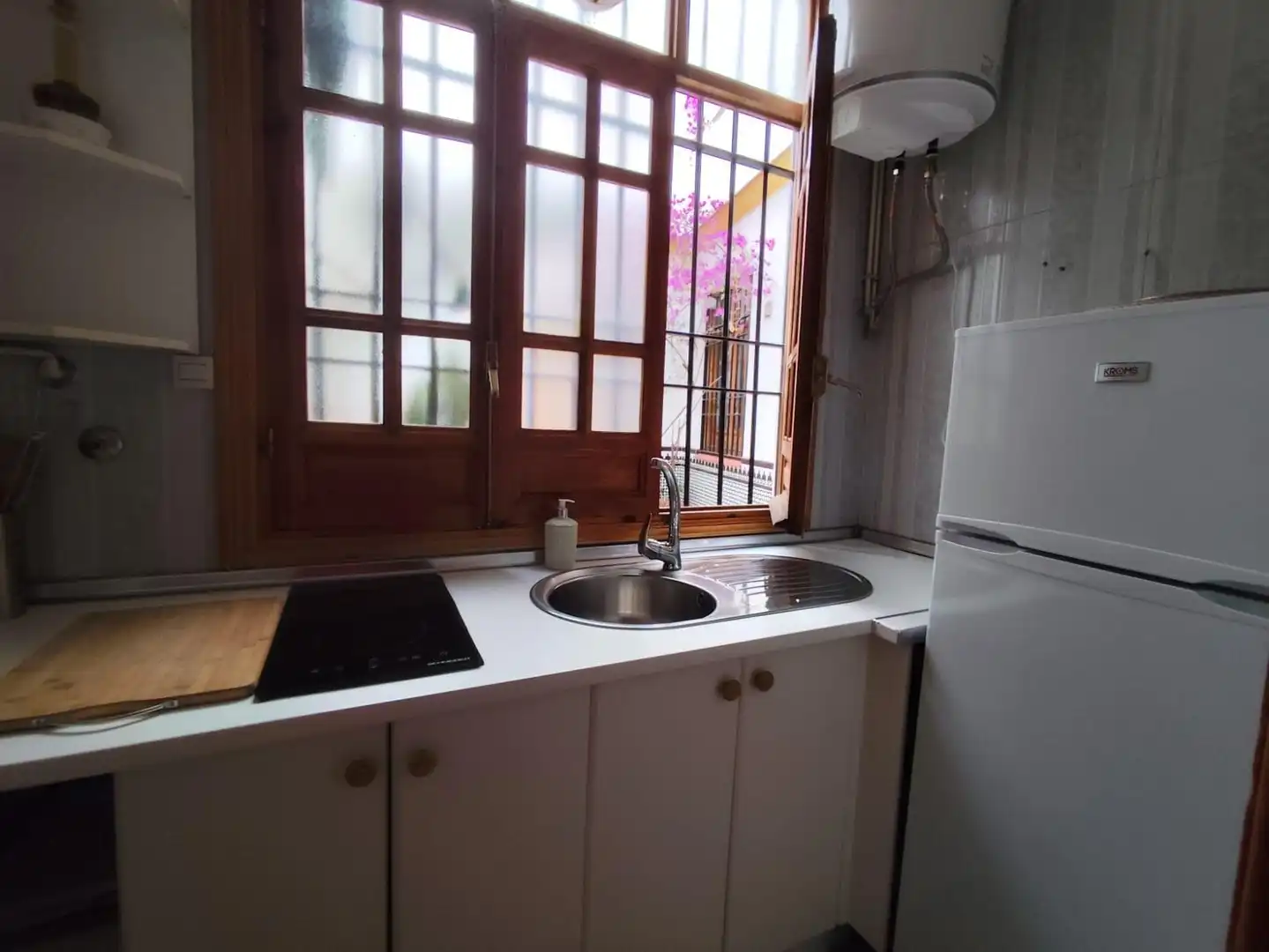 Kitchen of Flat for rent in Córdoba  with Air Conditioner, Heating and Furnished