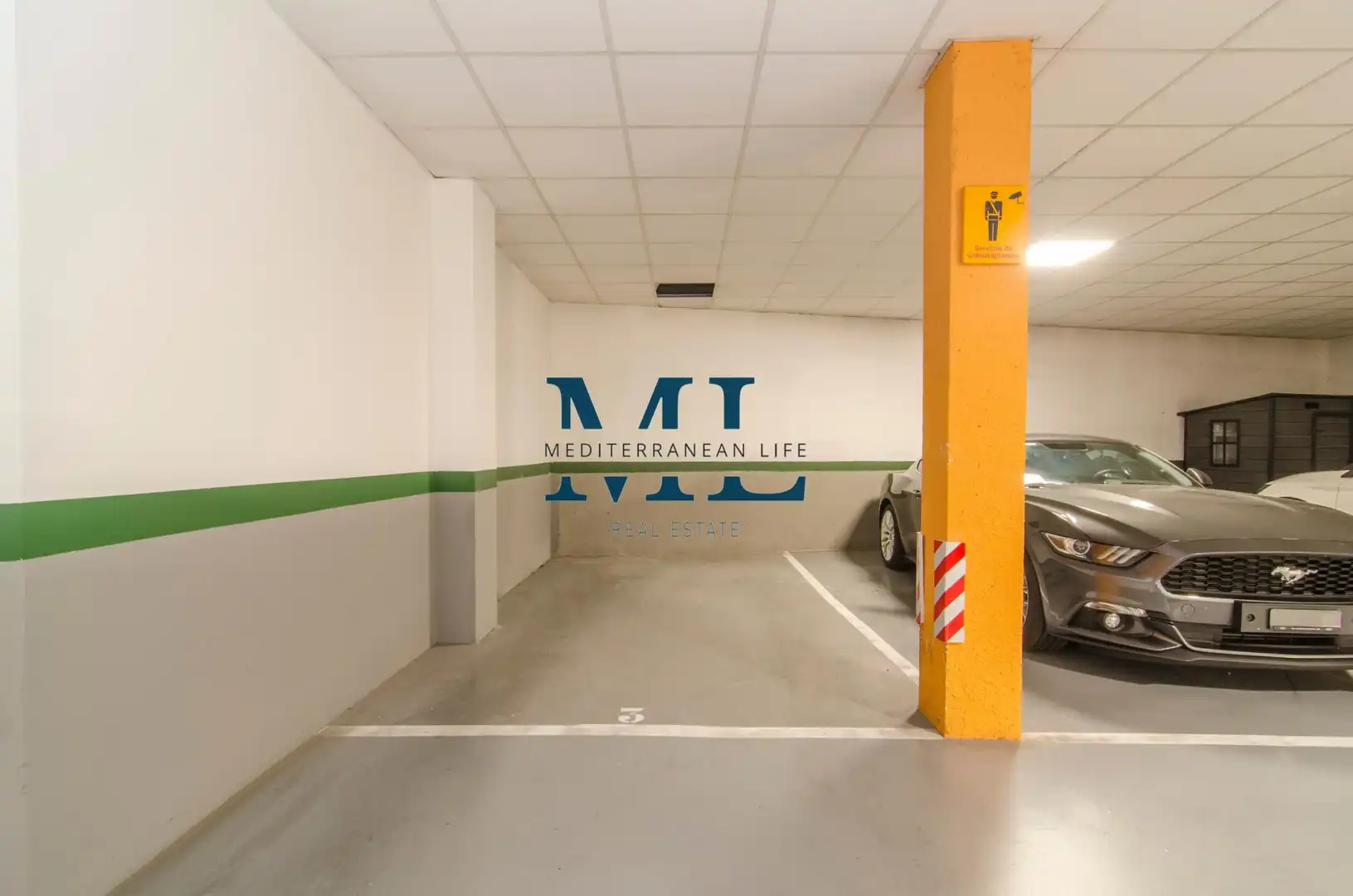 Parking de Dúplex en venta en Sant Pere de Ribes con Calefacción, Jardín privado y Piscina