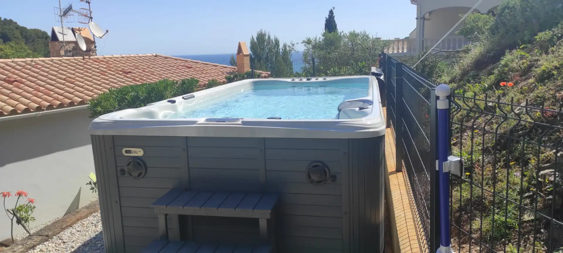 Piscina de Casa adosada en venta en Begur con Terraza, Amueblado y Jacuzzi