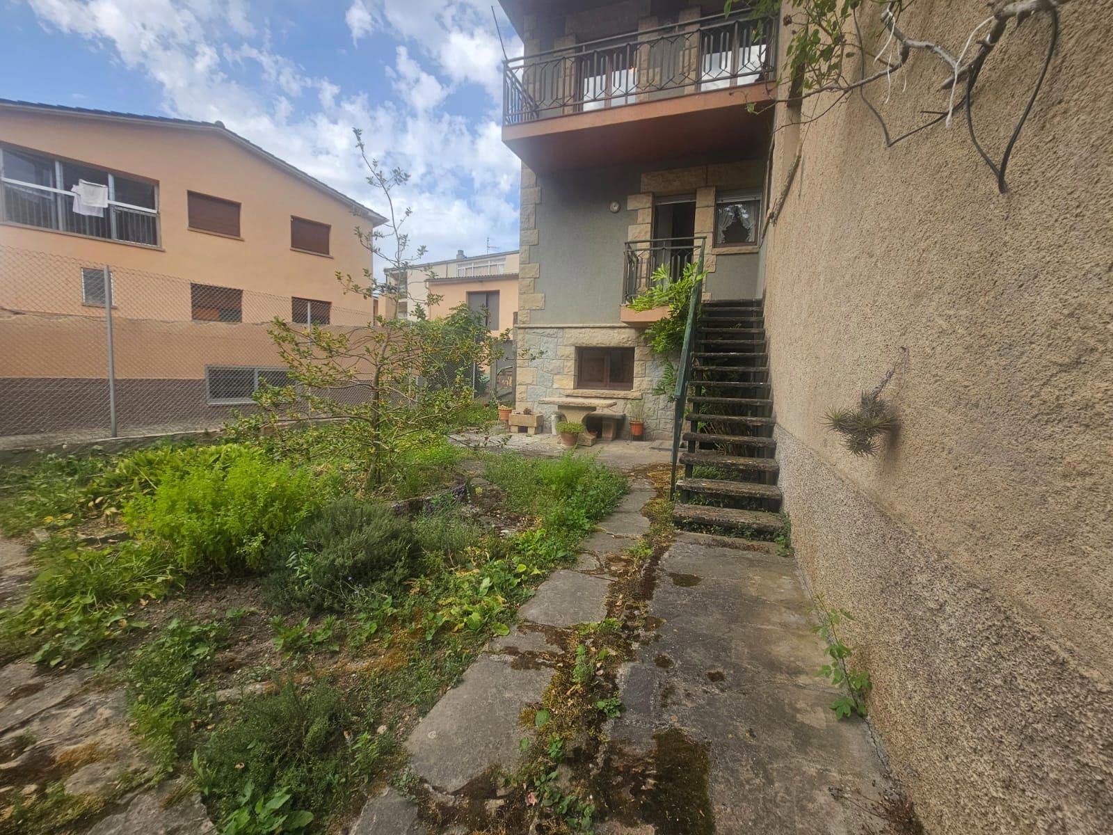 Vista exterior de Casa o xalet en venda en Monistrol de Calders amb Calefacció, Jardí privat i Terrassa