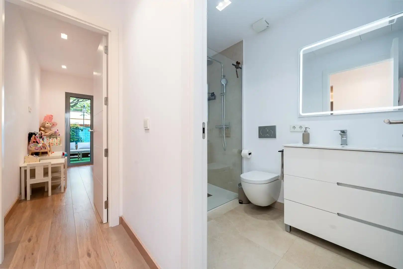 Baño de Planta baja en venta en  Palma de Mallorca con Aire acondicionado, Calefacción y Jardín privado