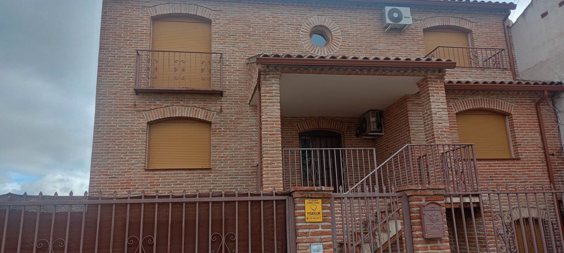 Vista exterior de Casa o xalet en venda en El Carpio de Tajo amb Aire condicionat, Calefacció i Jardí privat