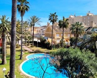 Vista exterior de Casa o xalet en venda en Sueca amb Aire condicionat, Terrassa i Balcó