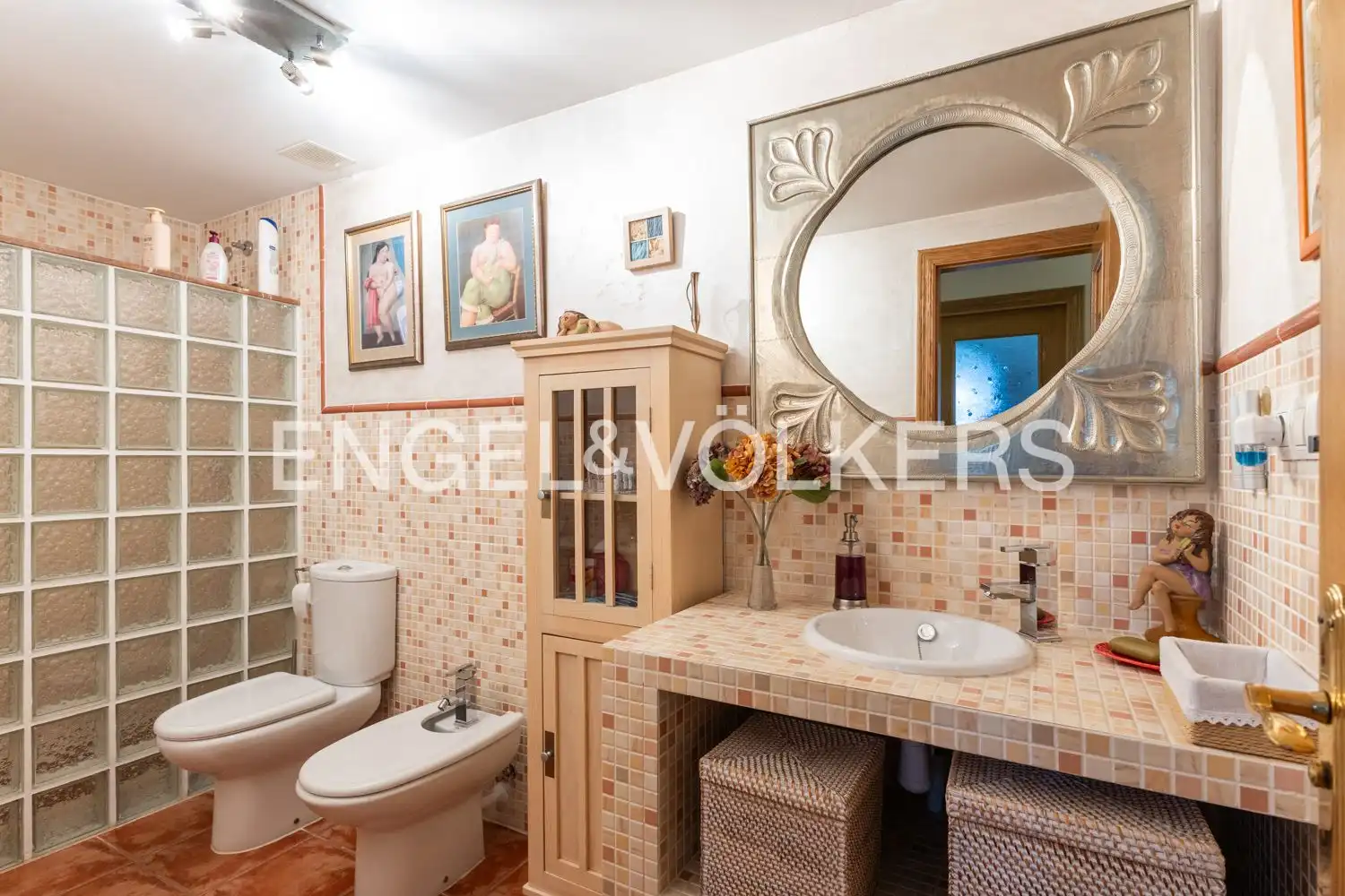 Baño de Piso en venta en Navajas con Calefacción, Terraza y Amueblado