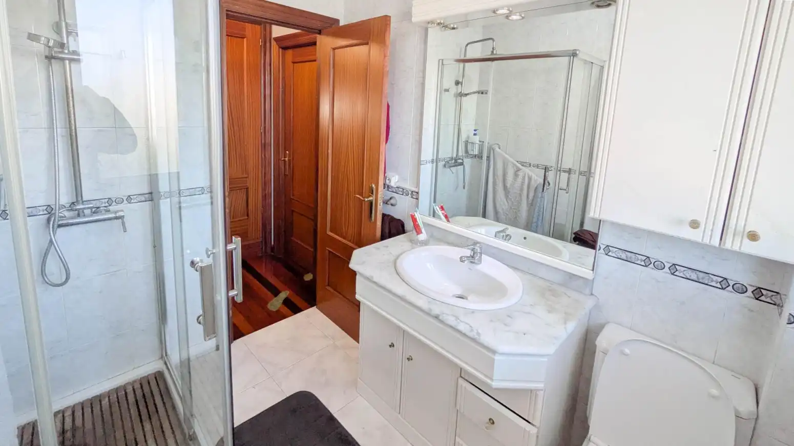 Bathroom of Detached homes for sale in Camargo  with Heating, Parquet flooring and Terrace