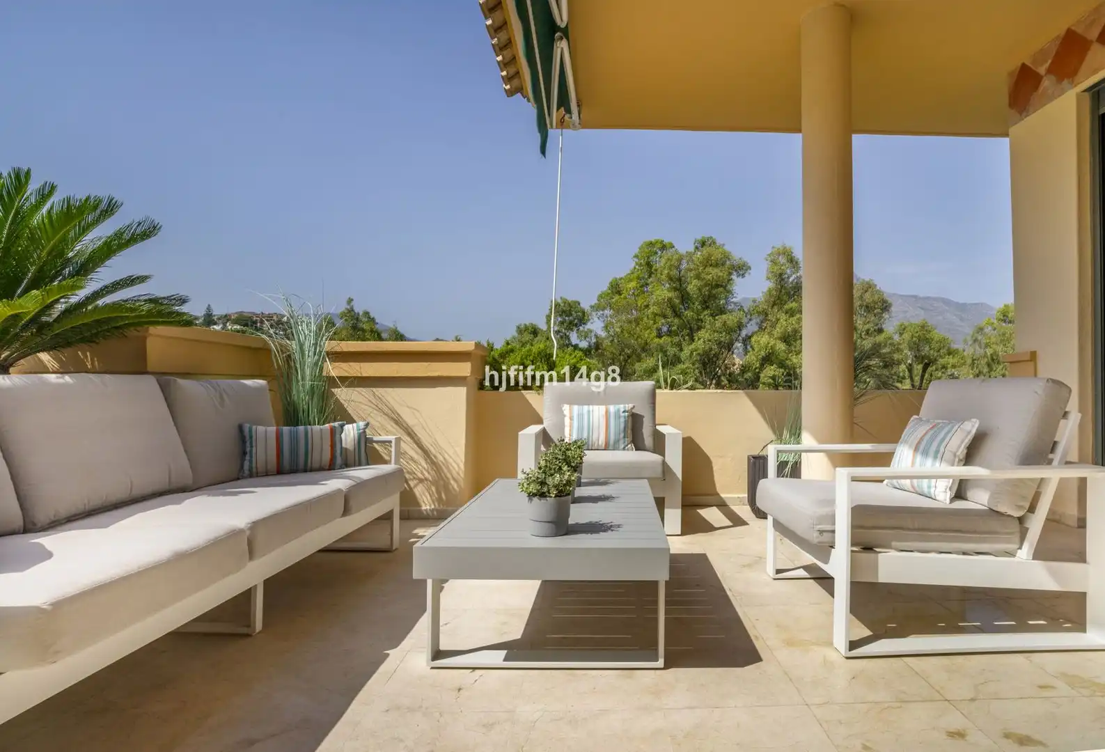 Terraza de Ático en venta en Marbella con Aire acondicionado, Trastero y Amueblado