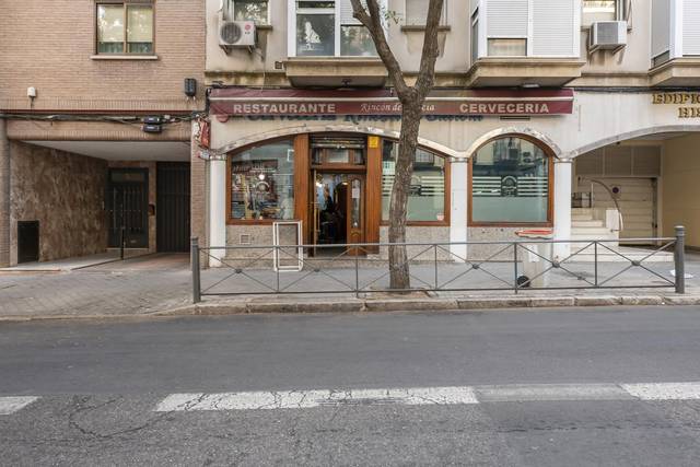 Local comercial en Venta en C. de Mateo García en Ventas