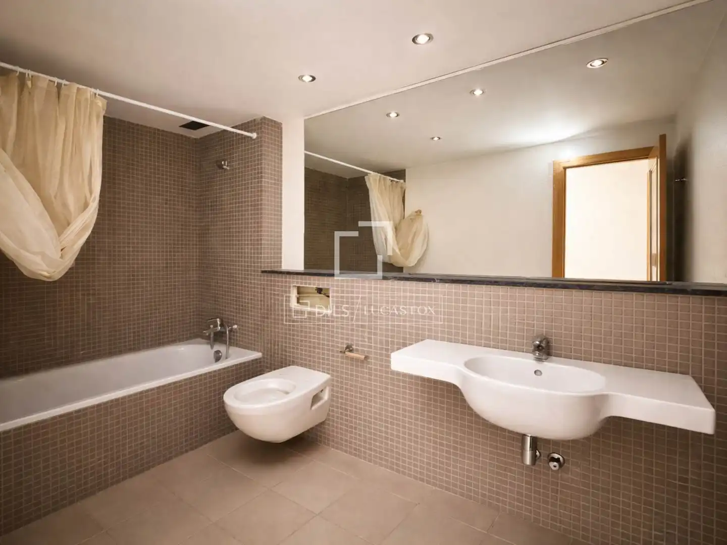 Baño de Ático en venta en Capdepera con Calefacción, Parquet y Terraza