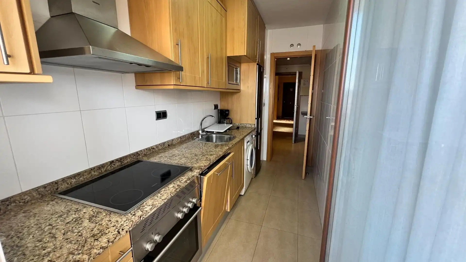 Cuina de Apartament en venda en Los Alcázares amb Aire condicionat, Jardí privat i Piscina comunitària