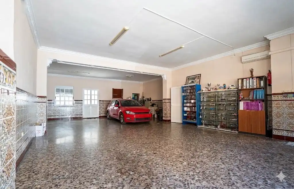 Casa adosada en venda en Alcalá del Río amb Aire condicionat, Calefacció i Moblat