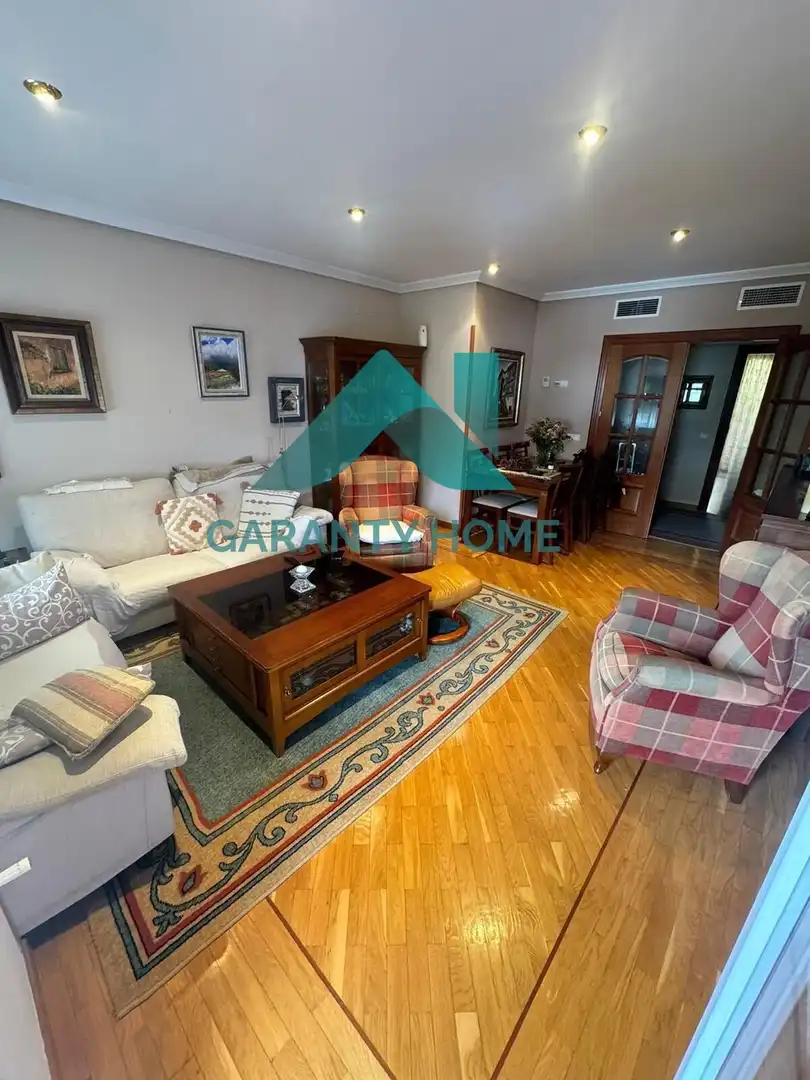Living room of Flat for sale in Cáceres  with Parquet flooring