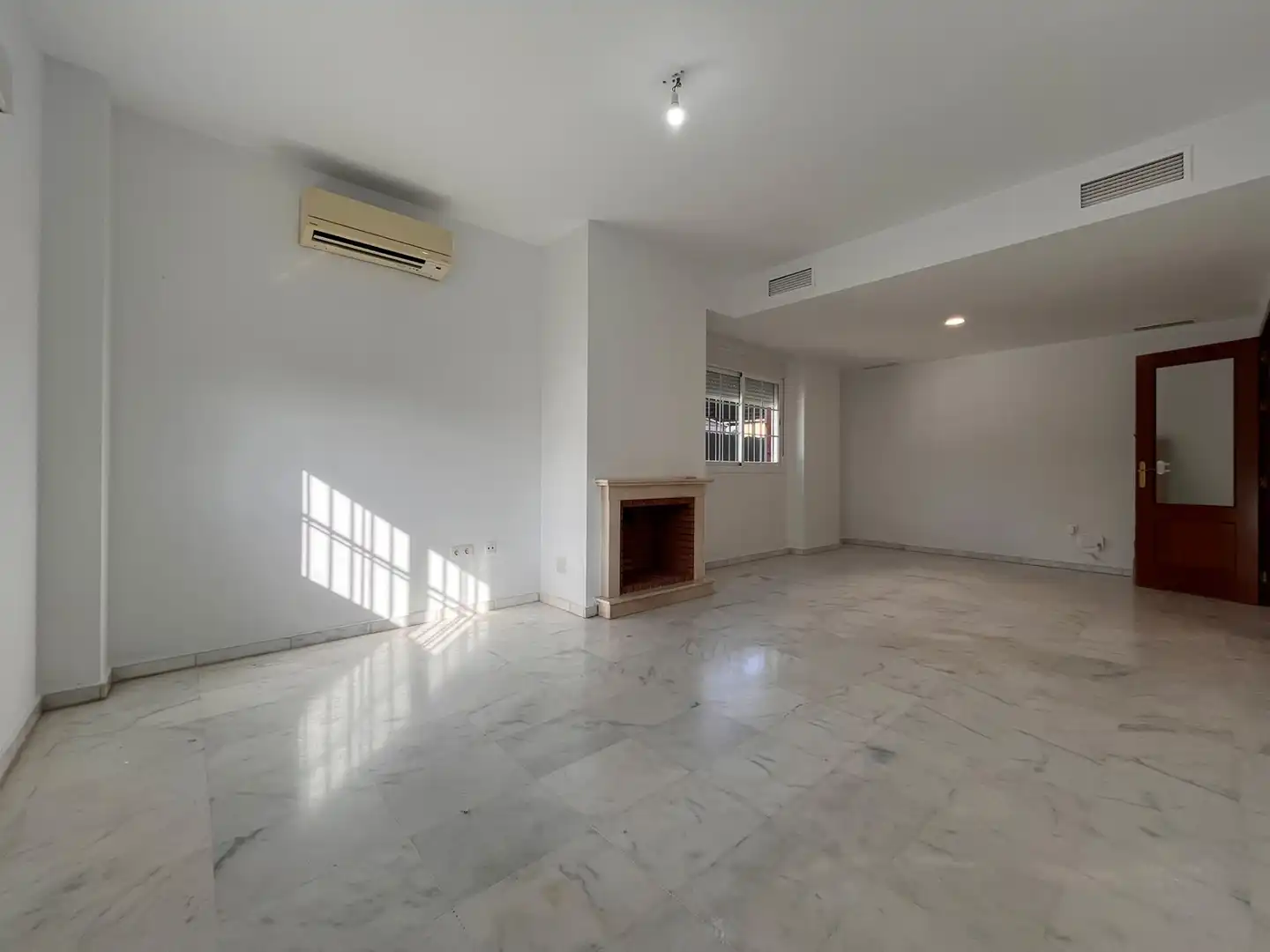 Casa aparellada amb piscina en venda a Colegio Europa, imagen 8