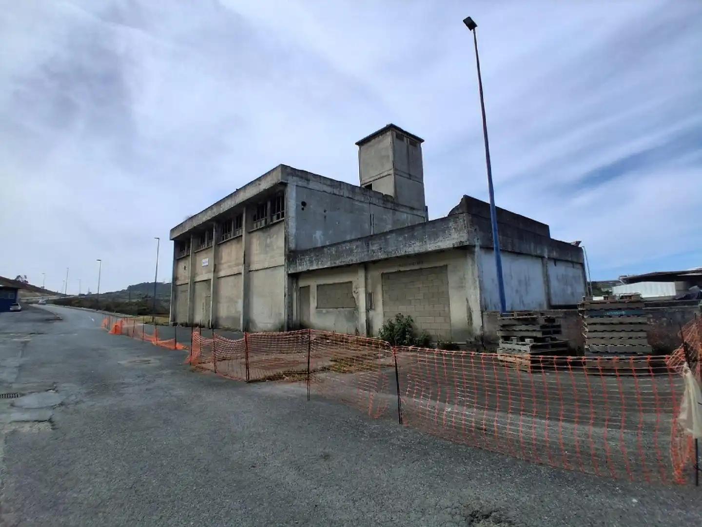 Vista exterior de Nave industrial en venta en Arteixo