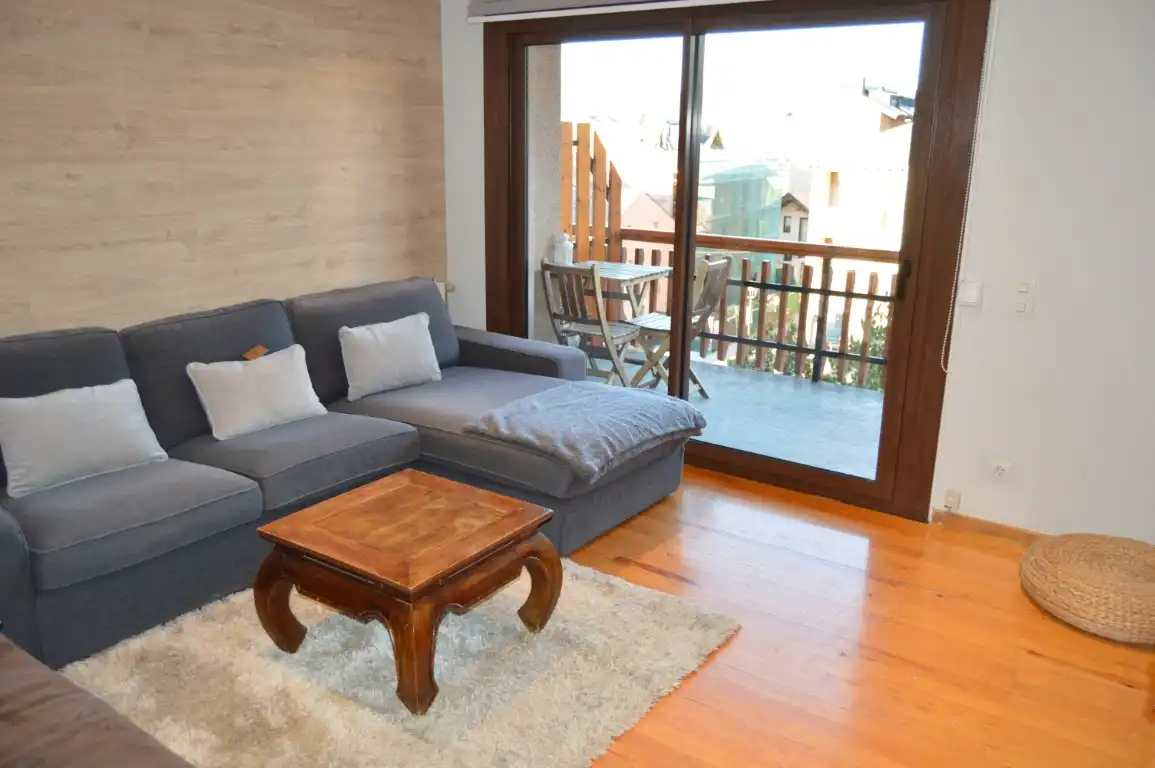 Sala de estar de Apartamento de alquiler en Alp con Calefacción, Parquet y Terraza