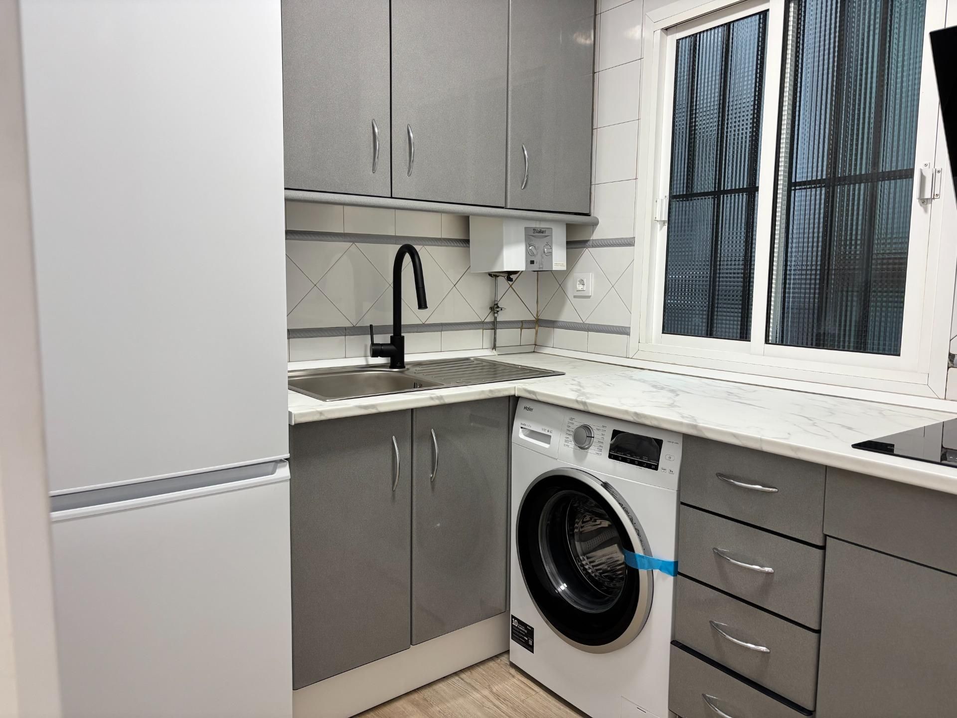 Flat for sale in Calle ANGEL, Camas