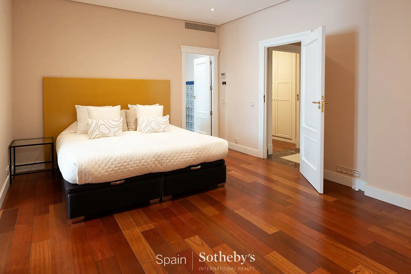 Habitación de Casa o chalet en venta en Pozuelo de Alarcón con Aire acondicionado, Jardín privado y Terraza