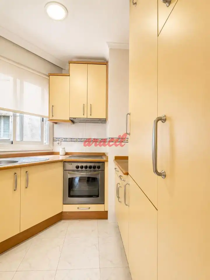 Kitchen of Apartments for rent in Ourense Capital   with Heating