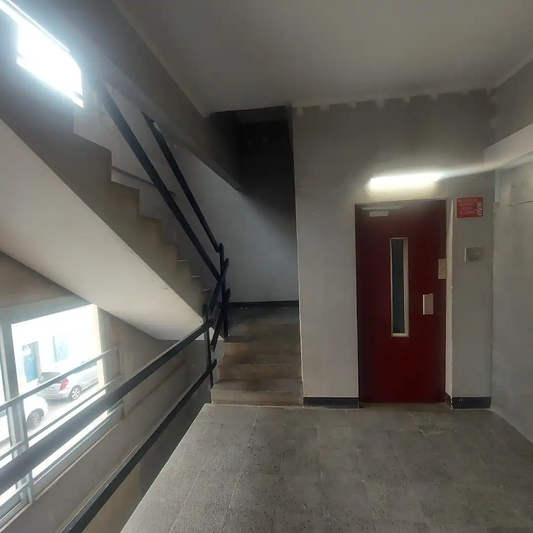 Local en venta en L'Hospitalet de Llobregat con Alarma